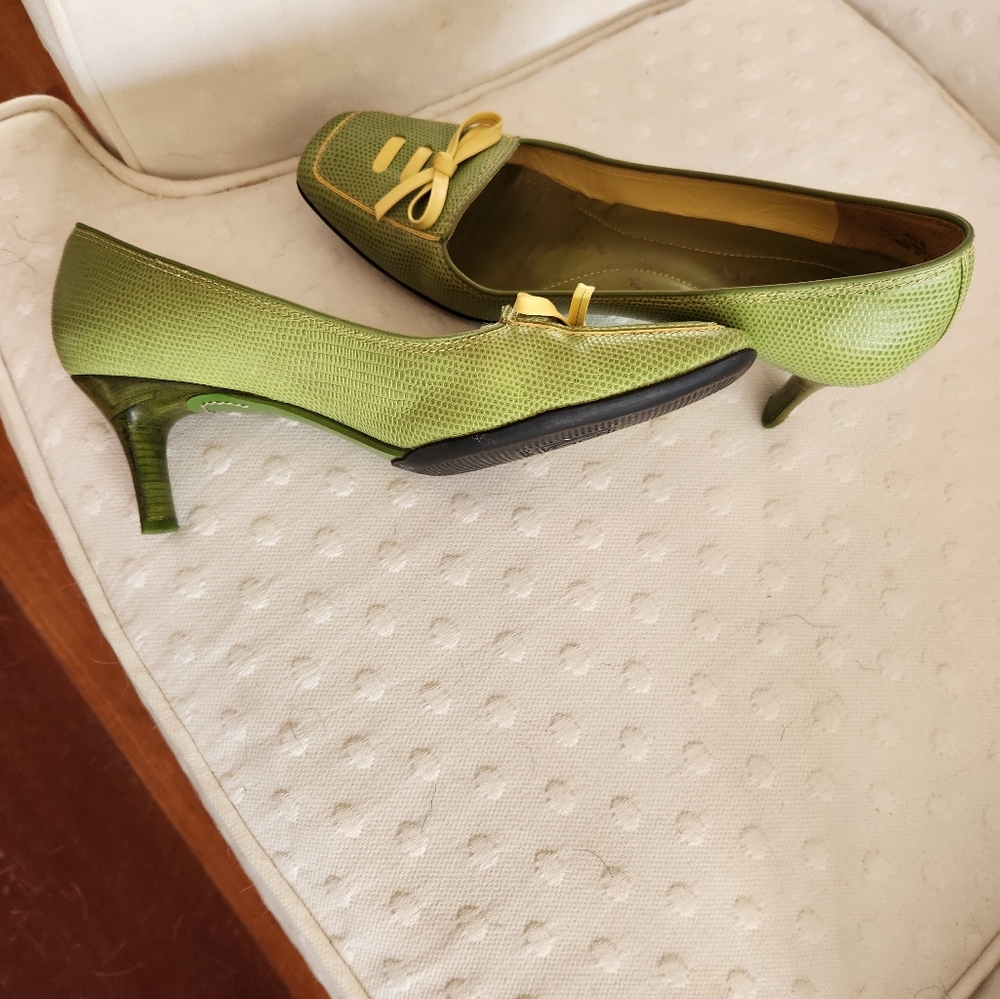 Heels kitten heel pump